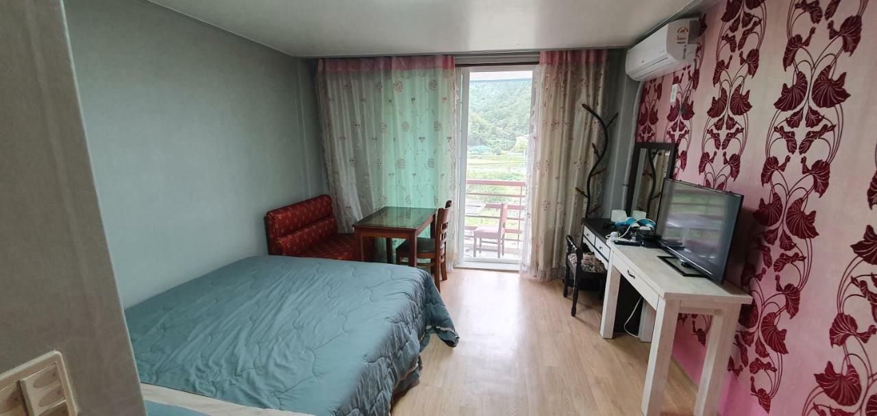 คังชอน บิวตี้ฟูล เพนชั่น Villa ชุนชอน ภายนอก รูปภาพ